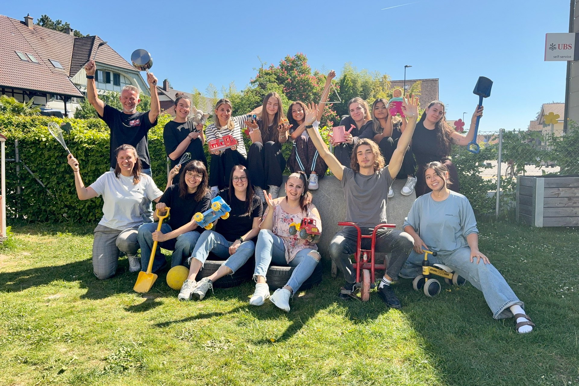 Kita kidsco Brügg das bilinguale und motivierte Team