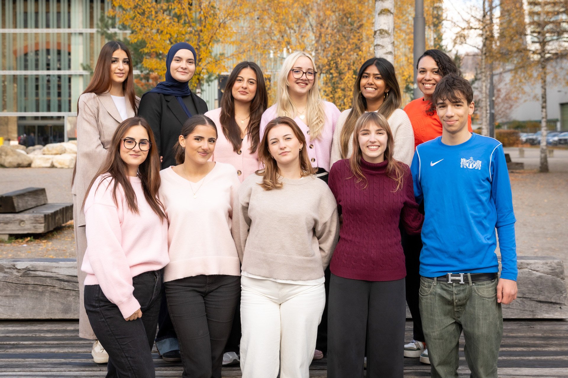 Kita kidsco Europaallee Foto mit den Betreuer:innen der Kita Eueropaallee