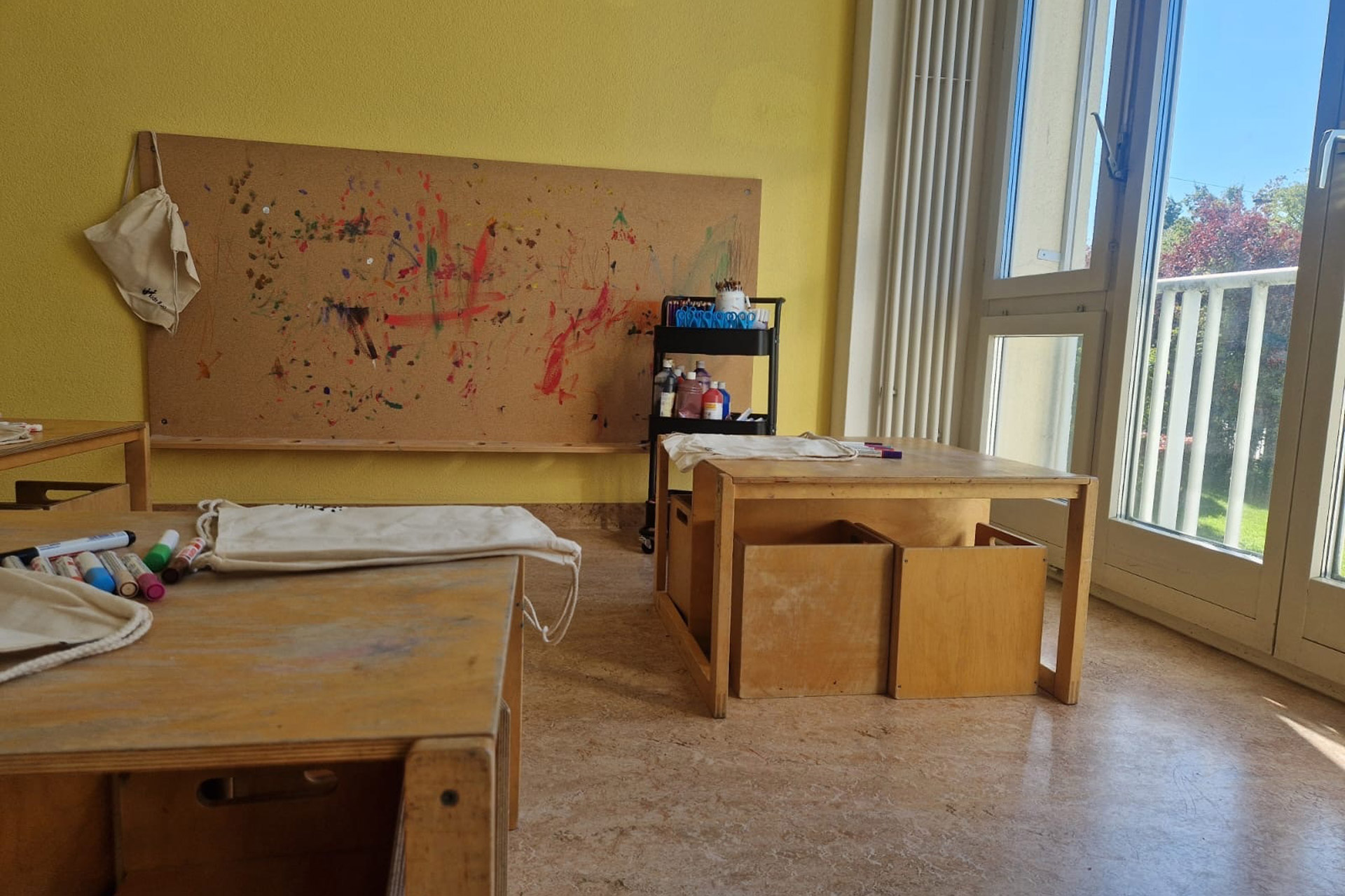 Kita kidsco RPB Kitazimmer mit Material zum Malen
