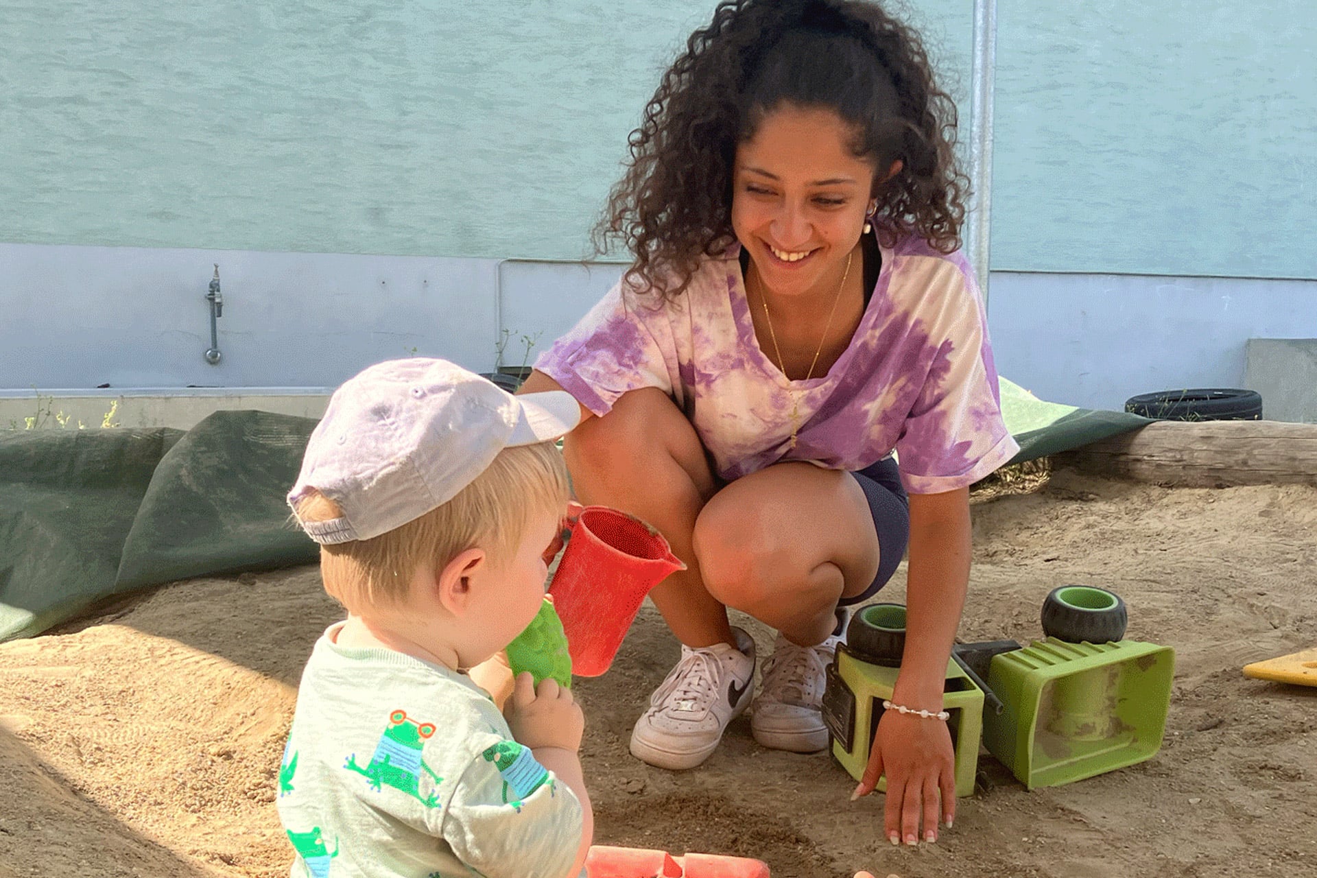 Kita kidsco Brügg betreutes Spielen im Sandkasten