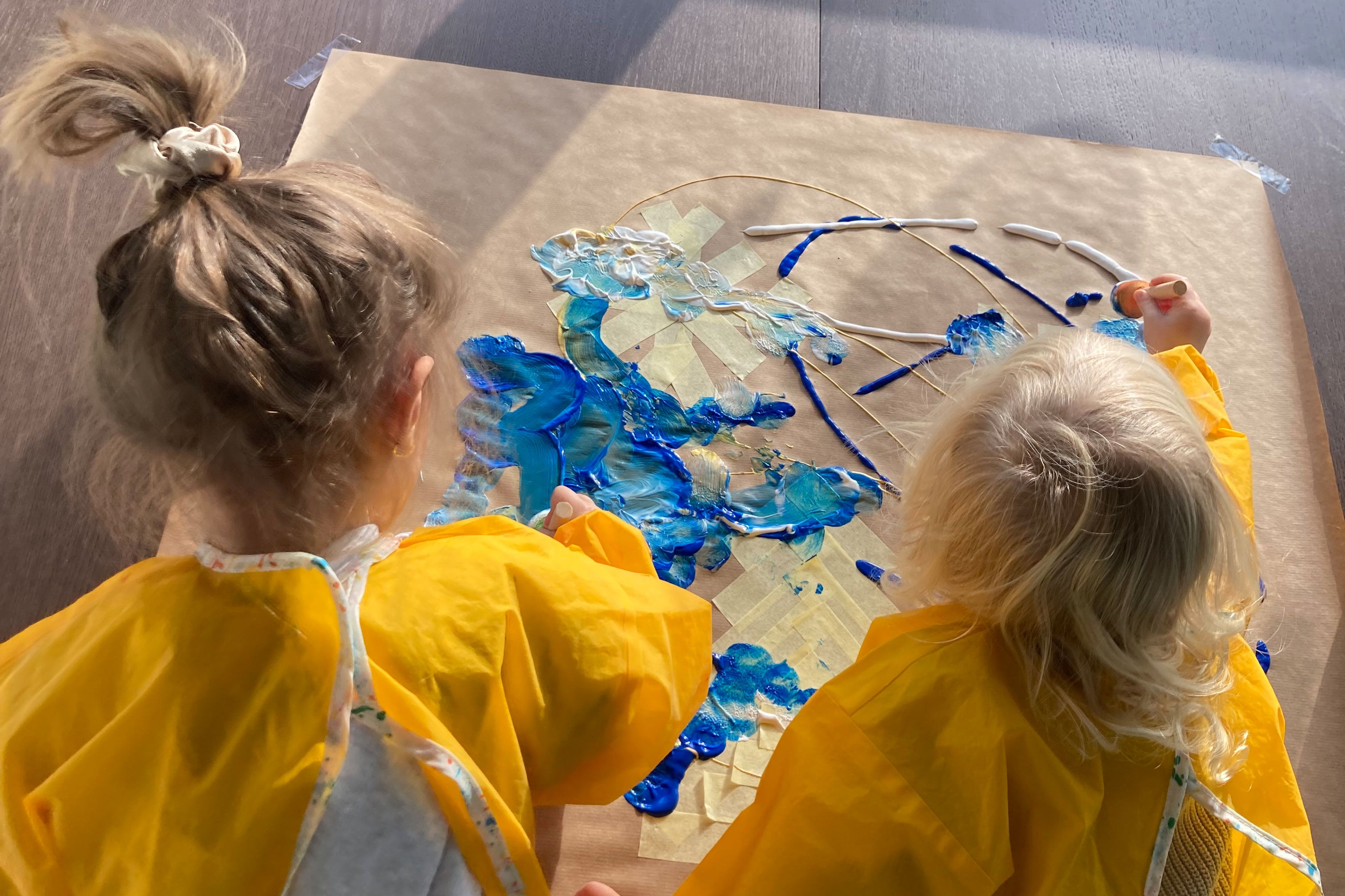 Kita kidsco Gümligen zwei Kinder am Malen