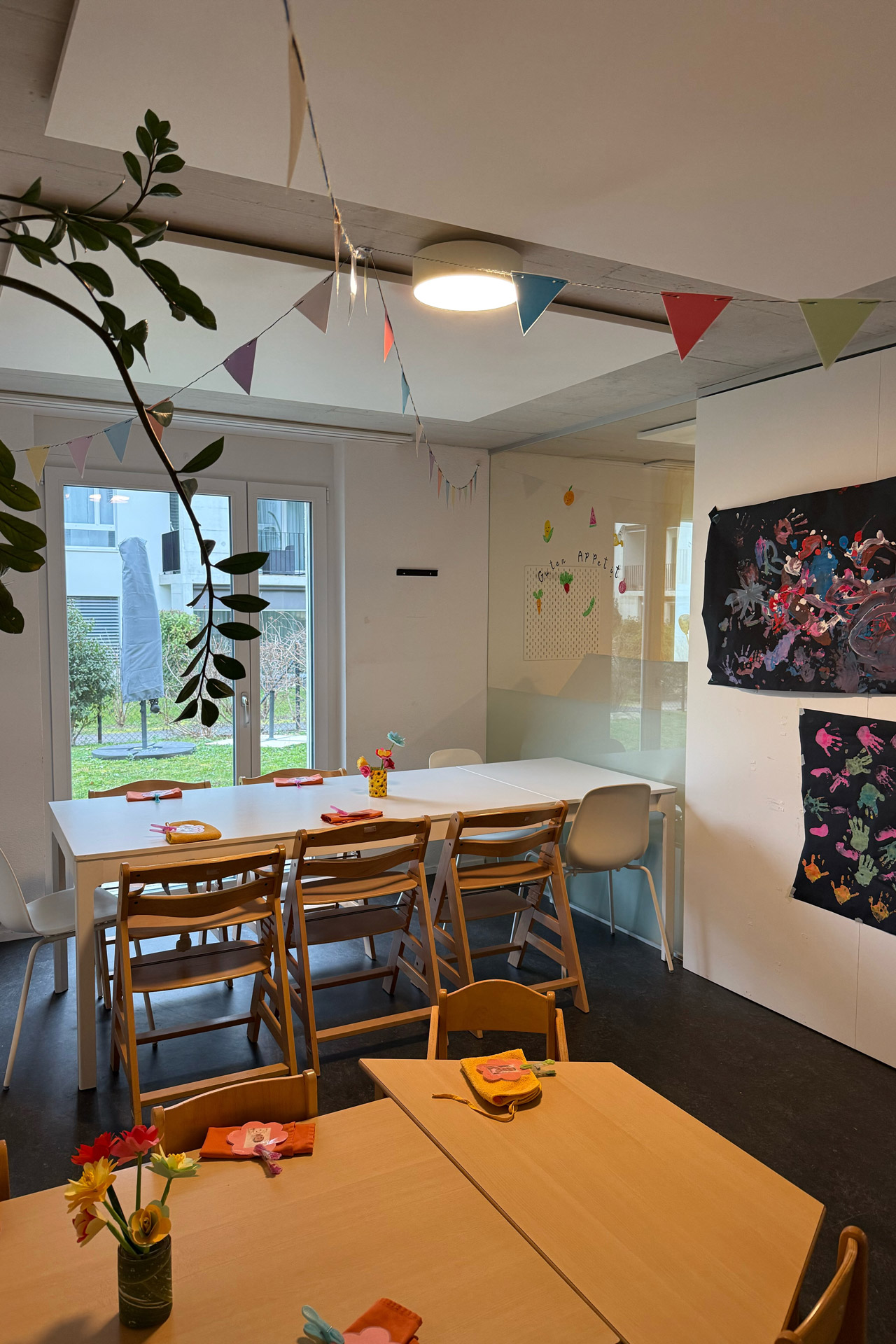 Kita kidsco Bözingen Esszimmer der Kita