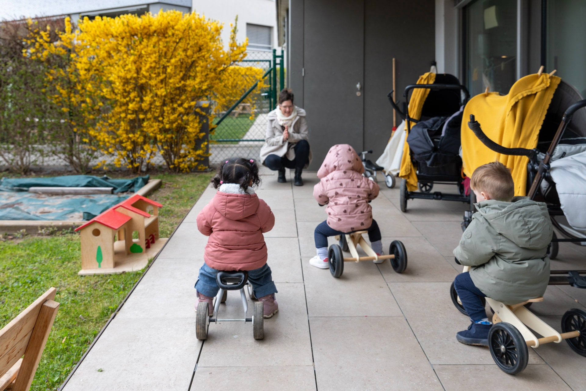 crèches kidsco Grandchamp a l'exterieur