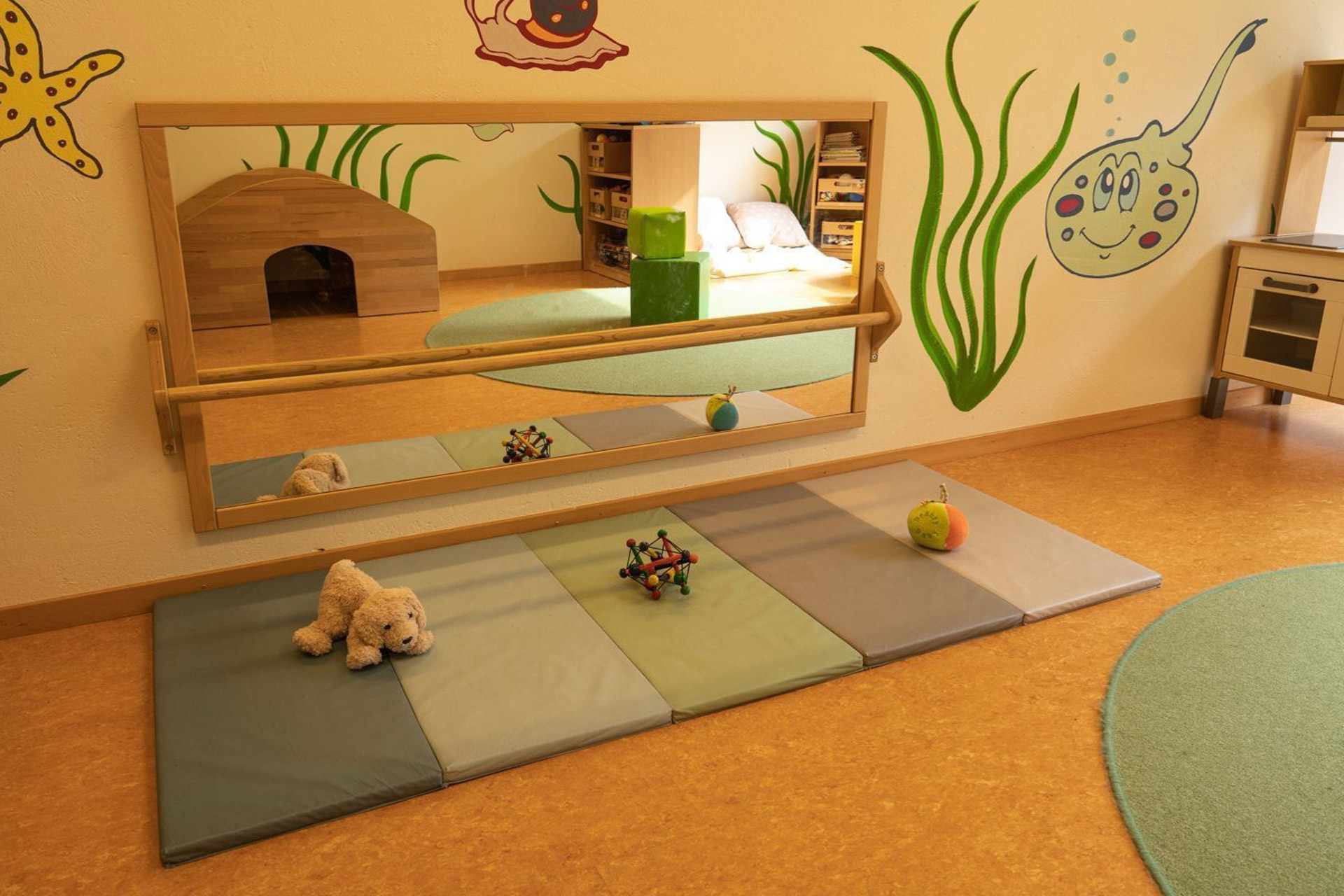 Kita kidsco Binzallee Baybecke mit Wandspiegel